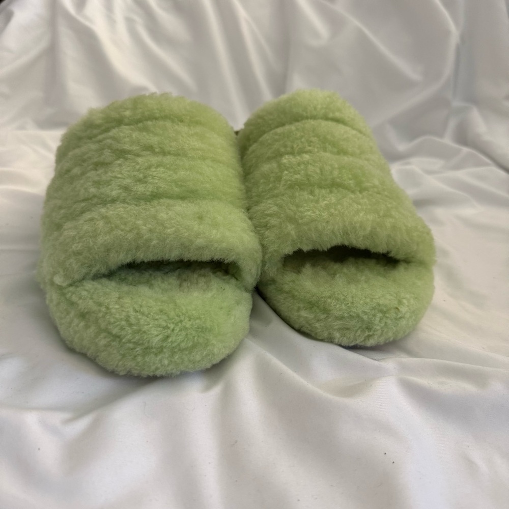 EUC UGG Fluff Yeah Slides - Picture 4 of 10